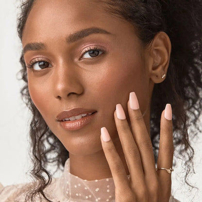Faux ongles Impress-Kiss Serendipity Coffin disponibles sur Routine Glow Up, look élégant, application facile et tenue longue durée
